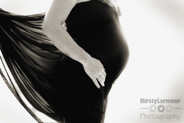 abu dhabi maternity photographer